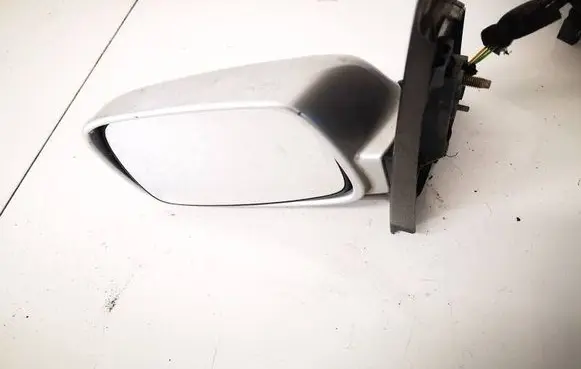 Toyota Yaris Front door electric wing mirror E1010673