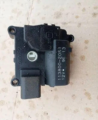 Toyota Avensis T250 Air flap motor/actuator 1138002051