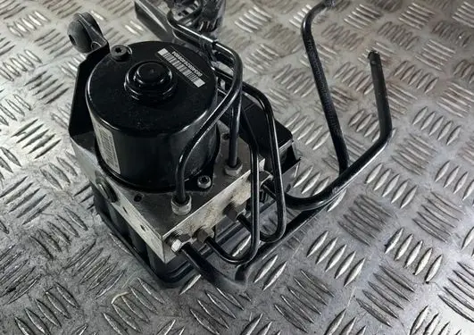 Volvo C30 ABS Pump 31274912 31274911