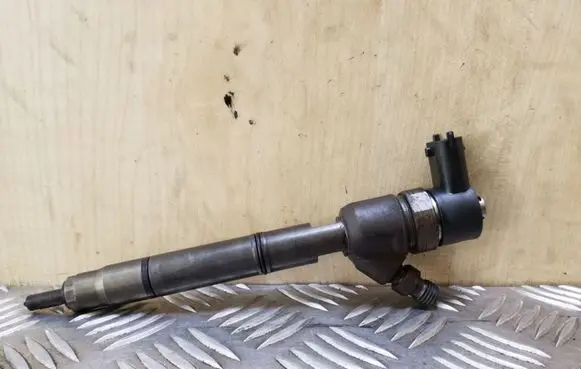 Hyundai i40 Fuel injector 338002A800 0445110411