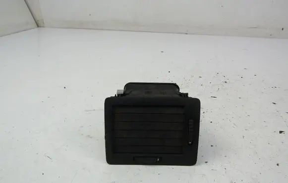 Skoda Fabia Mk1 (6Y) Dash center air vent grill 