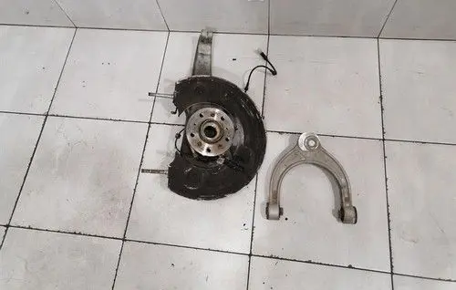 BMW M5 F90 Front wheel hub 31107857012