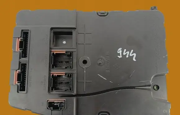 Renault Scenic II - Grand scenic II BSM Control unit 8200780018