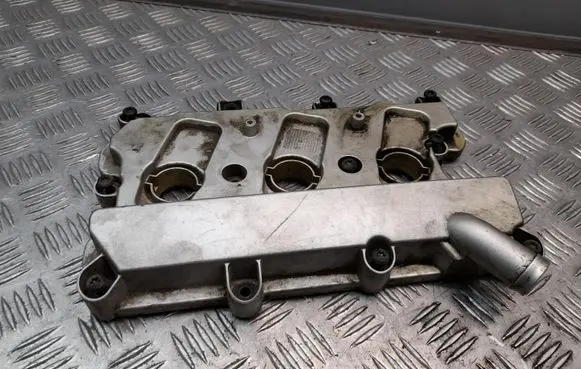 Audi Q7 4L Rocker cam cover 06E103472N 06E103484N