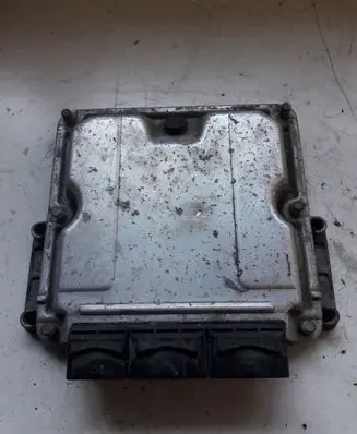 Renault Trafic II (X83) Engine control unit/module 0281011101