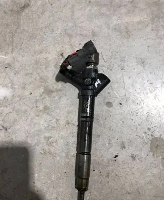 Lexus IS 220D-250-350 Fuel injector 2367026020