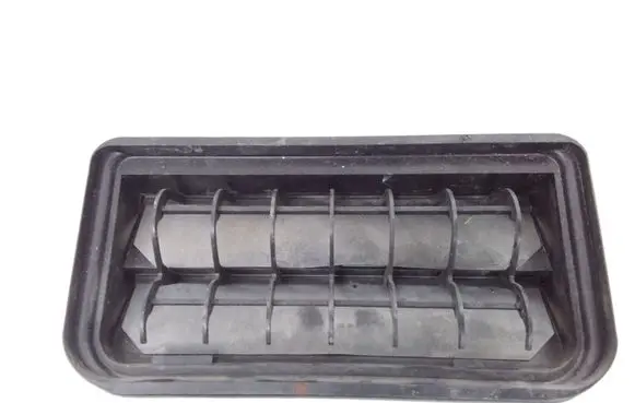 Volkswagen PASSAT B7 Quarter panel pressure vent 3C0819465