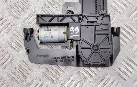 Mercedes-Benz S W221 Seat adjustment motor A0009700026