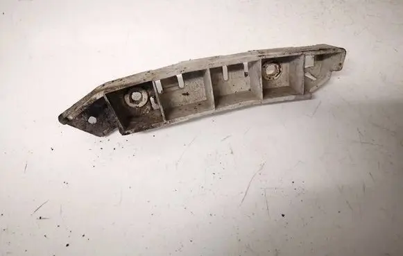 Ford Focus Front bumper mounting bracket bm5117d958a bm51-17d958-a