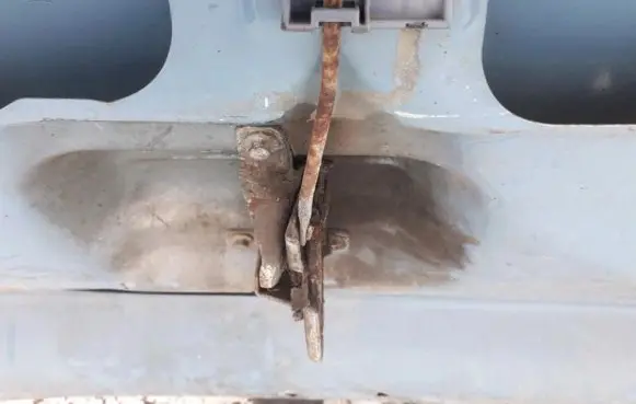 Volkswagen Transporter - Caravelle T4 Engine bonnet (hood) release handle