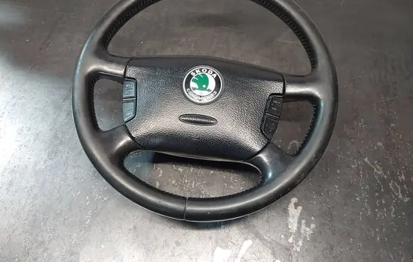 Skoda Superb B5 (3U) Steering wheel 3U0419091G 1U0880201D