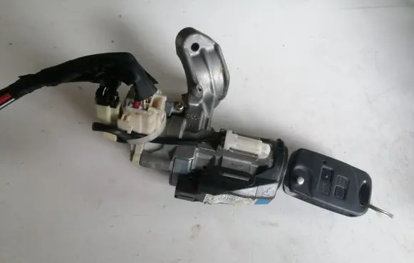 Toyota Corolla Verso E121 Ignition lock 8978313010 2842102135