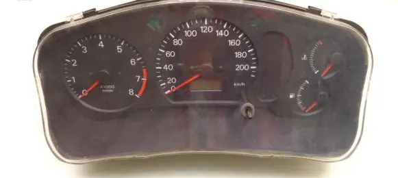 Mazda 121 SM Speedometer (instrument cluster) MR390657