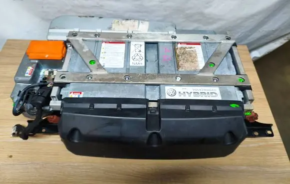 Volkswagen Touareg II Hybrid / electric car battery 7P0915590H