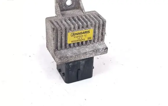 Nissan Juke I F15 Glow plug pre-heat relay 8200859243