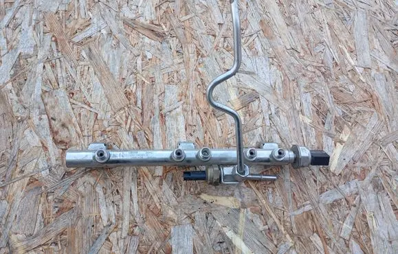 BMW 1 E81 E87 Fuel main line pipe 7547883 7562474 7537319