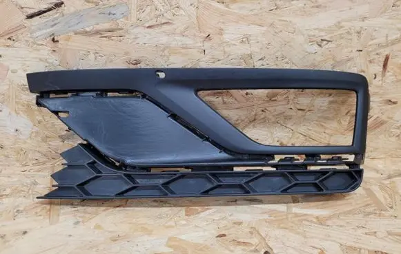 Volkswagen Golf VII Front bumper lower grill 5G0853665K
