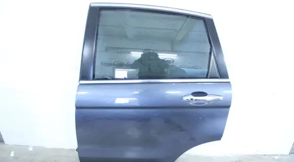 Honda CR-V Rear door