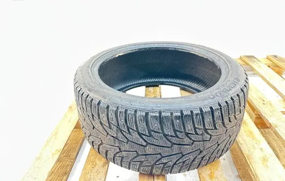 Volkswagen PASSAT B6 R18 winter/snow tires with studs 
