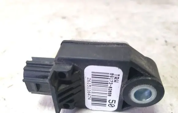 Toyota Avensis T270 Airbag deployment crash/impact sensor 8917302080