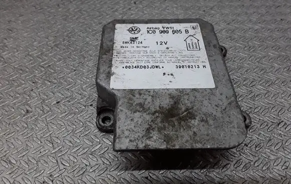 Volkswagen PASSAT B5.5 Airbag control unit/module 1C0909605B 5WK43124