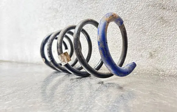Opel Meriva B Front coil spring 