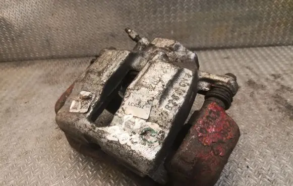 Mercedes-Benz C W203 Front brake caliper