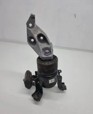 Toyota RAV 4 (XA50) Engine mount bracket K6180155