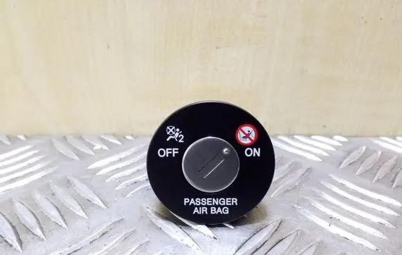 Hyundai i40 Passenger airbag on/off switch 