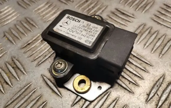 Mercedes-Benz E W210 Yaw turn rate sensor 0015404517