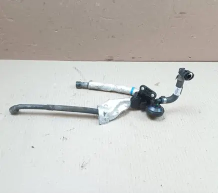 BMW i3 Oil breather separator 70572870 7057158