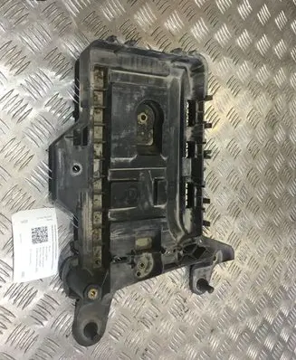 Skoda Yeti (5L) Battery tray 1K0915333