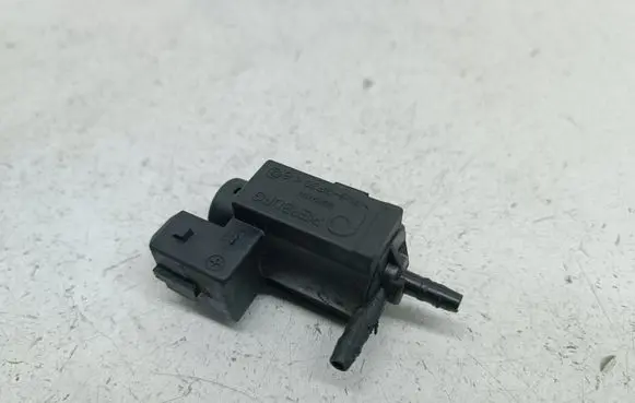 BMW 7 E65 E66 Vacuum valve 11741742712 72234100 1742712