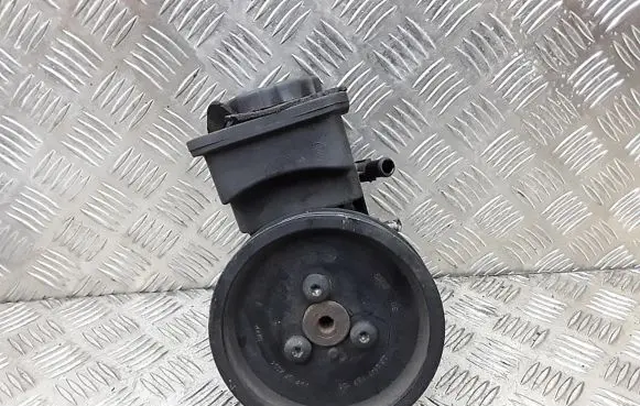 BMW X3 E83 Power steering pump 7692974536