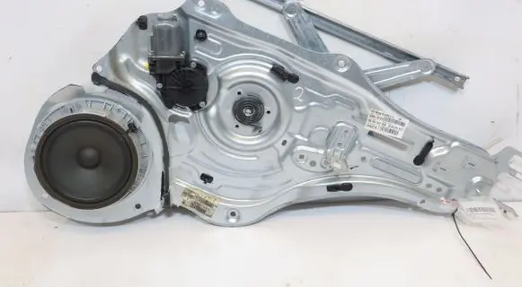 KIA Sportage Front window lifting mechanism without motor 824803U120