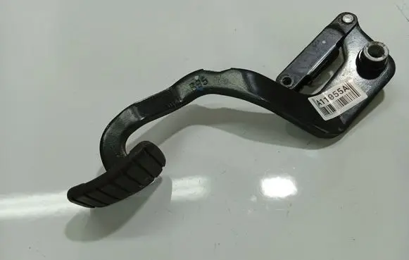 Renault Megane III Brake pedal 