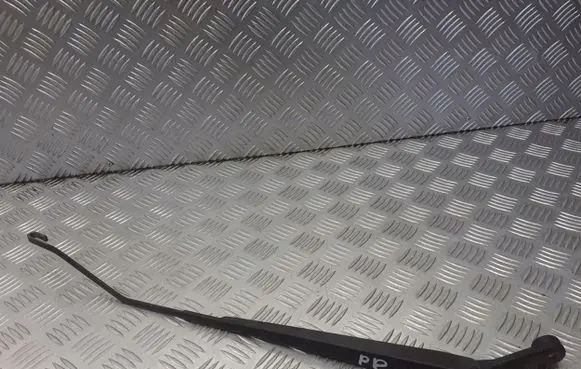 Suzuki Liana Front wiper blade arm 6419