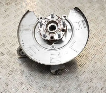 Rear wheel hub