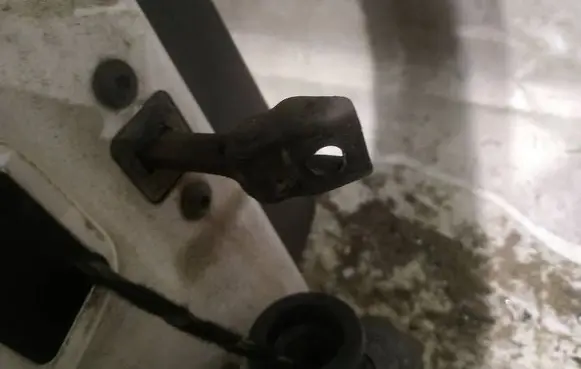 Skoda Octavia Mk2 (1Z) Rear door check strap stopper 