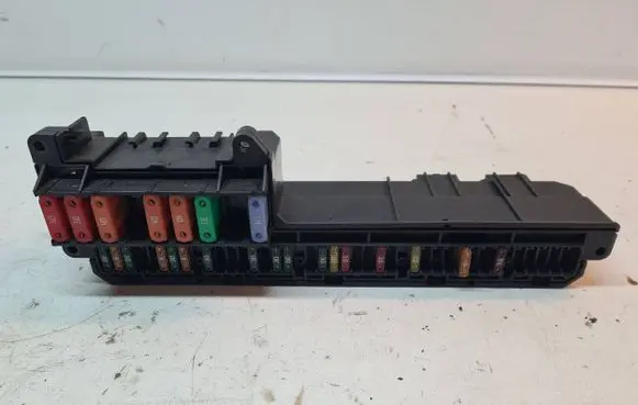 BMW 5 E60 E61 Fuse module 6957330