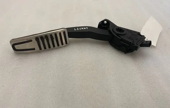 Maserati Levante Accelerator throttle pedal 04861715AE