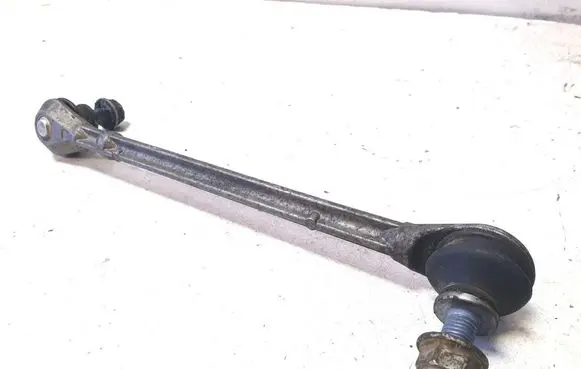 Mercedes-Benz C W204 Front anti-roll bar/stabilizer link A2043202289