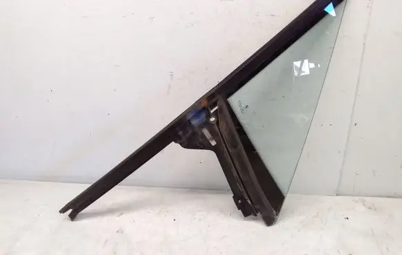 BMW Z3 E36 Front vent window/glass (coupe) 