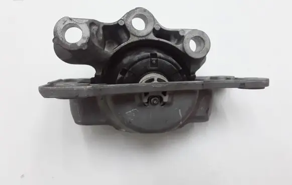 Volvo XC90 Engine mount bracket 31460883