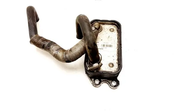 Volvo V70 Engine oil radiator 30751937