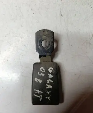 Rear seatbelt buckle