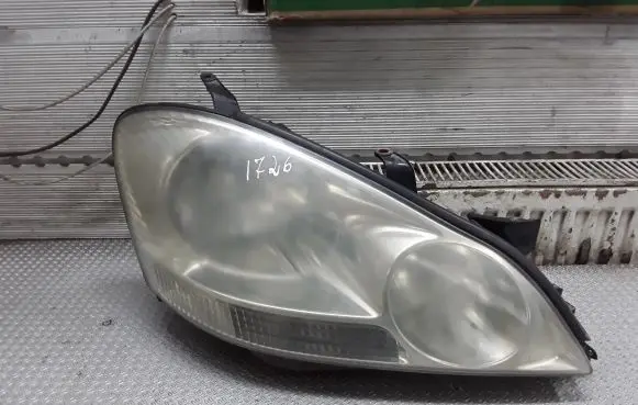 Toyota Avensis Verso Headlight/headlamp