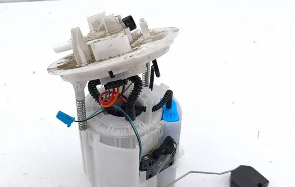 Mercedes-Benz GLC AMG In-tank fuel pump A2054704900 1000F34270 A2059051000
