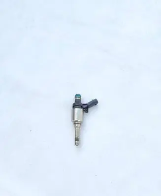 Skoda Superb B6 (3T) Fuel injector 06H906036H