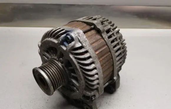 Renault Laguna III Generator/alternator 8200654785